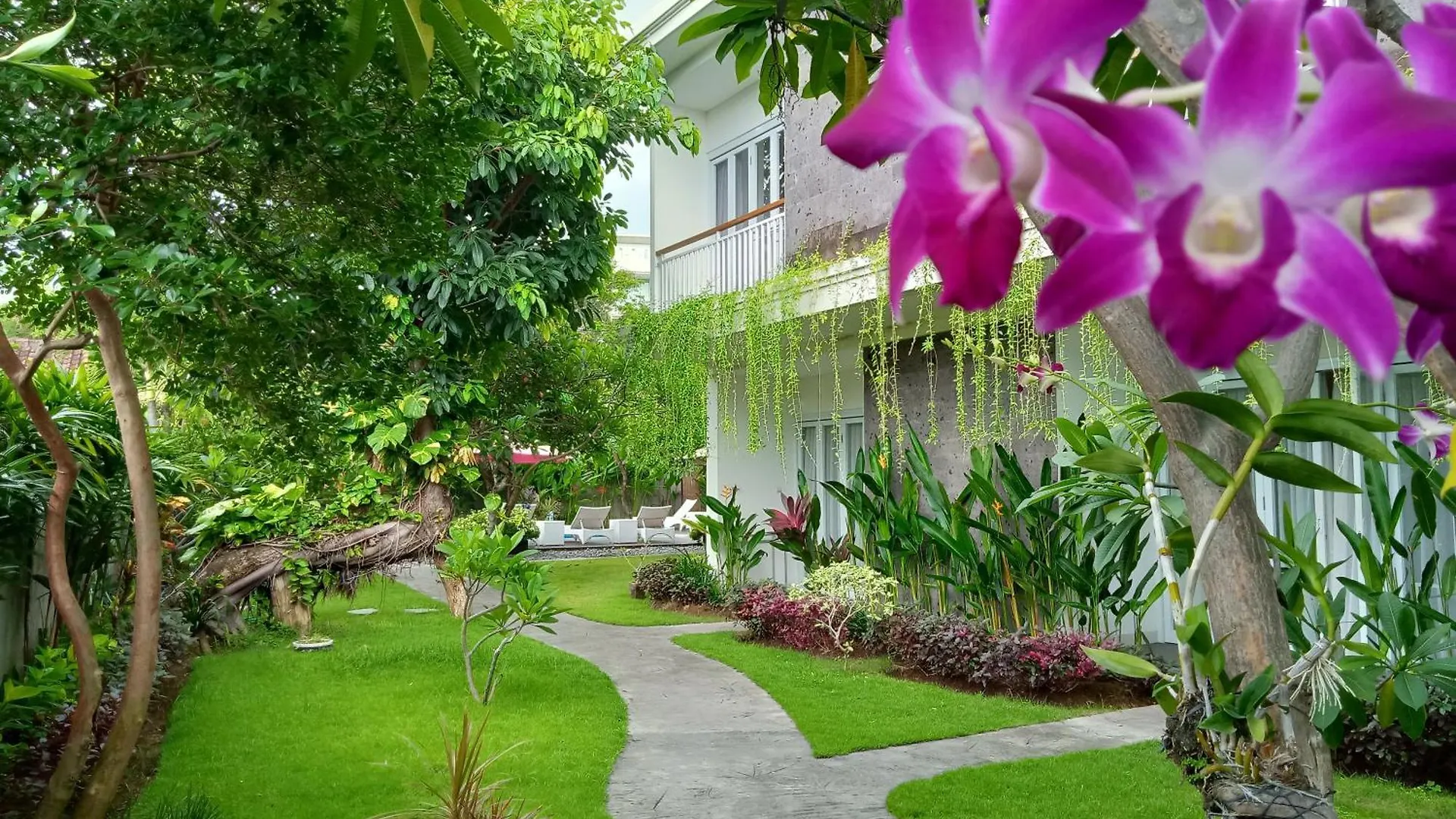 Resort Harmony Beach Suite Seminyak