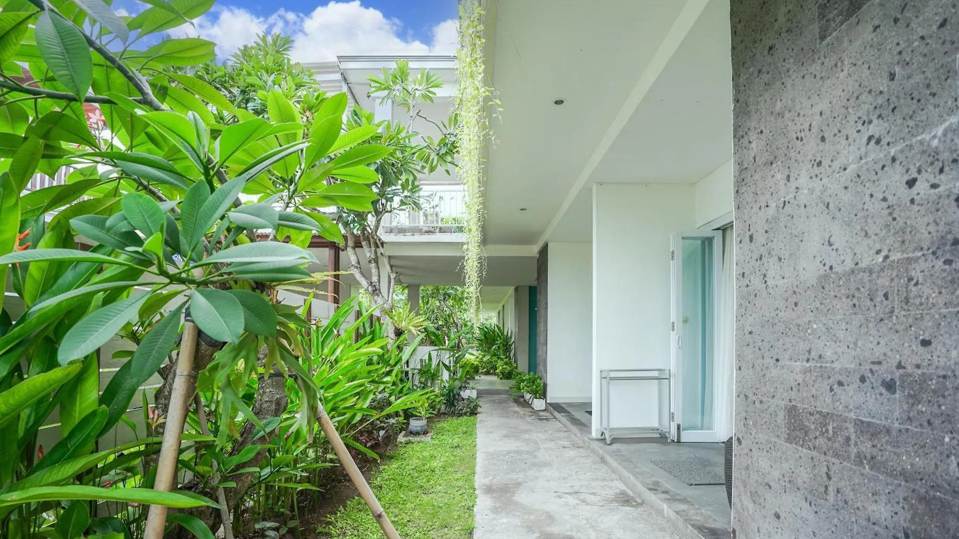 Harmony Beach Suite Seminyak