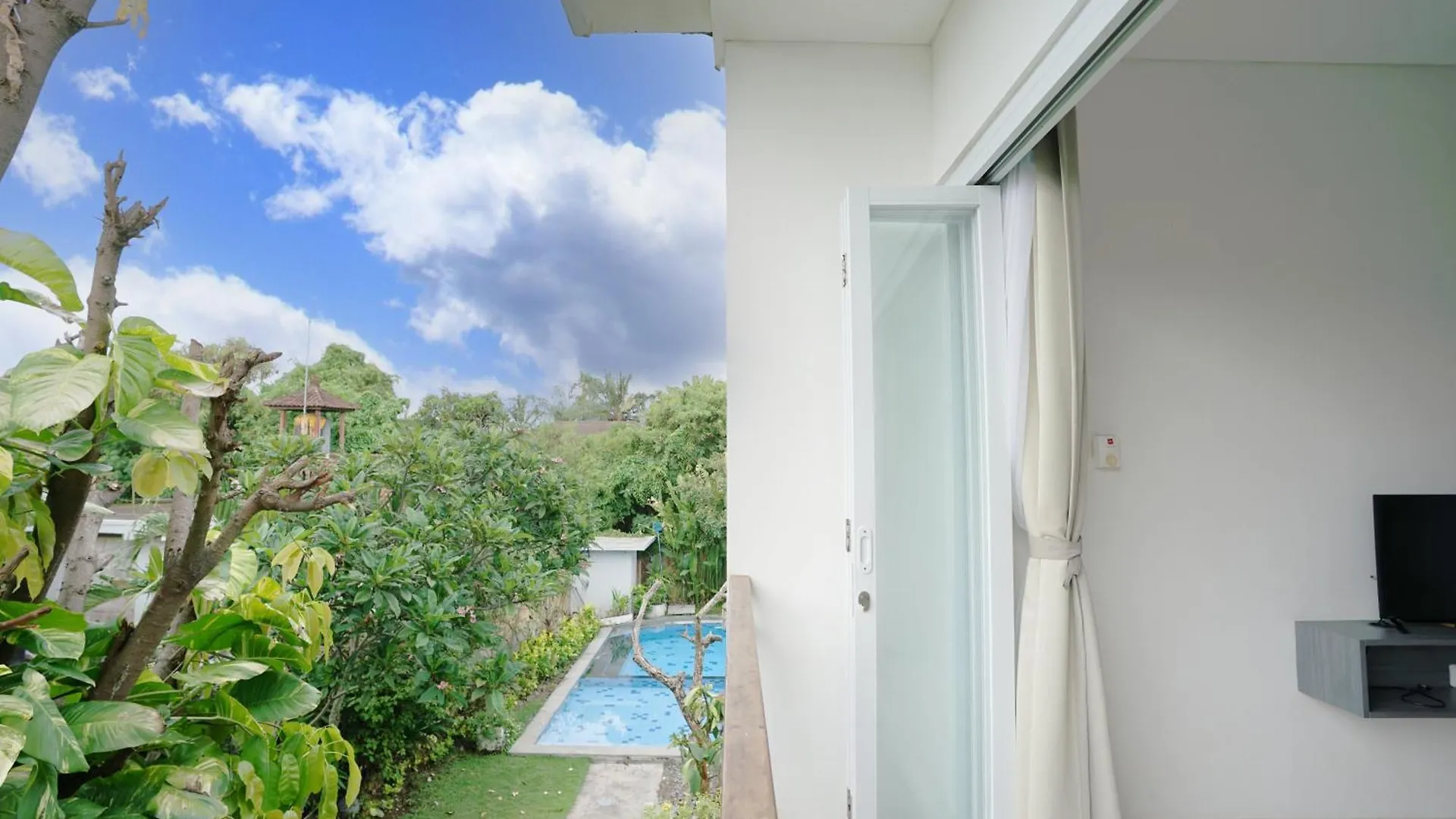 Resort Harmony Beach Suite Seminyak