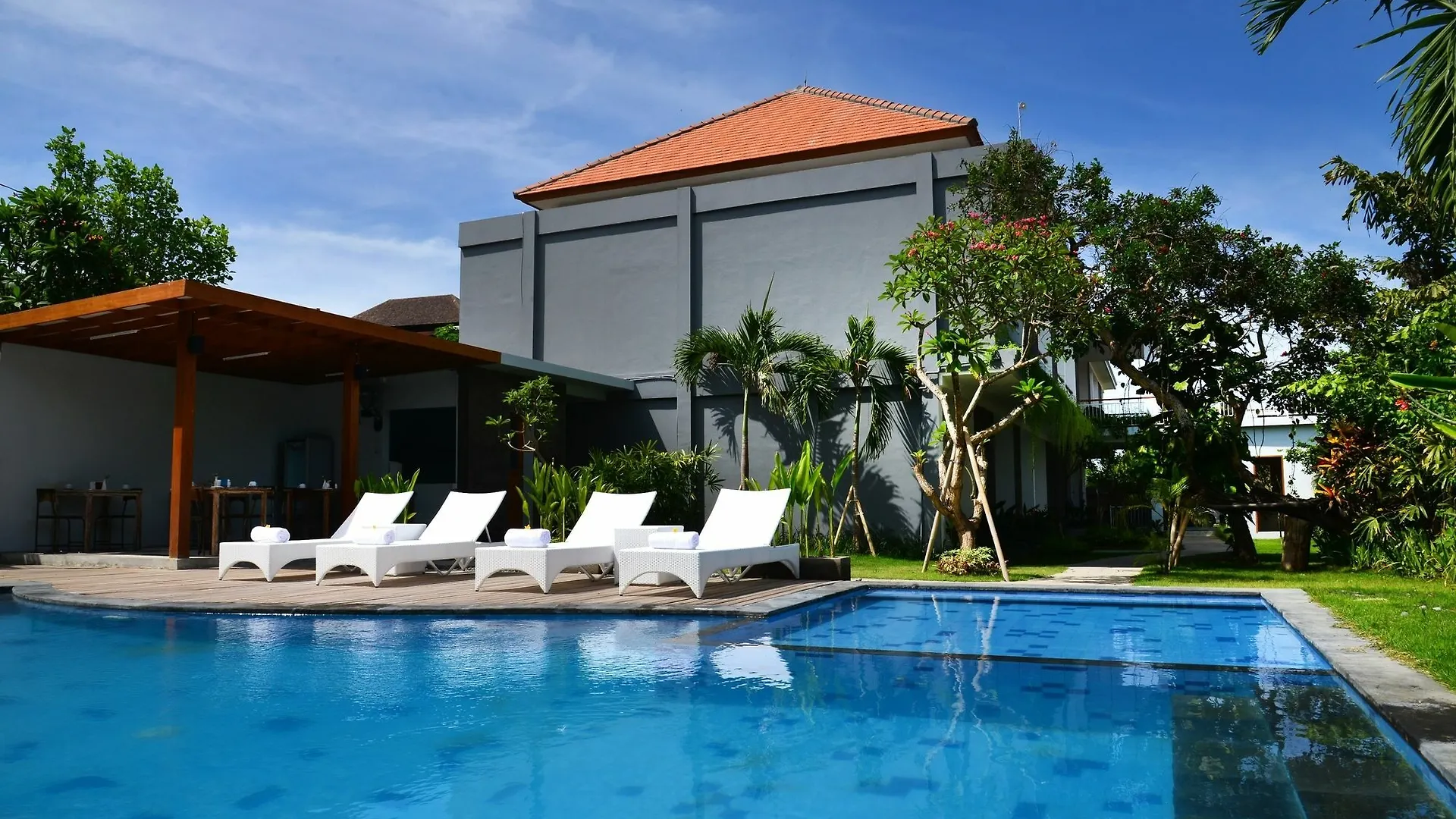 Harmony Beach Suite Seminyak  3*, Seminyak (Bali)